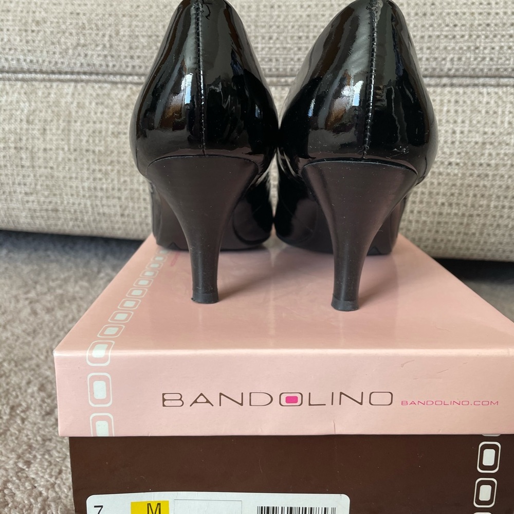Beautiful Bandolino Black Patent Pumps, 3” heel - Picture 2 of 4